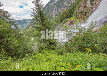 Blick in das Tal der Salzach vom Bergerblick Sicht auf dem Weg an die Spitze der Krimmler Wasserfälle Stockfoto