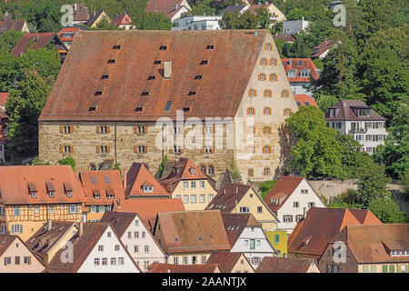 Auf der Suche über den Kocher Fluss am alten Armory nun als Neubau in Schwäbisch Hall Stockfoto