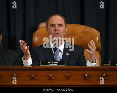 United States Vertreter Adam Schiff (Demokrat aus Kalifornien), Vorsitzender des US House Permanent Select Committee on Intelligence, macht seinen abschließenden Bemerkungen, wie er dem amtsenthebungsverfahren Untersuchung schließt, in Washington, DC am 21. November 2019. Quelle: Bill O'Leary/Pool über CNP | Verwendung weltweit Stockfoto