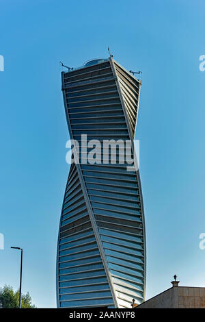 Sunrise auf kurvenreichen Tower in Riad, Saudi-Arabien Stockfoto