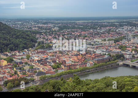 Editorial: HEIDELBERG, BADEN-WÜRTTEMBERG, Deutschland, 17. August 2019 - Die Stadt Heidelberg und das Rheintal von Pa des Philosophen gesehen Stockfoto