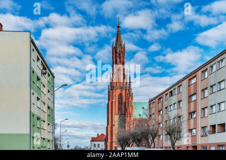 Die Heilige Dreifaltigkeit Pfarrkirche wurde im Jahre 1320 erbaut. Die Kirche ist in Luban, Niederschlesien, Polen, Europa Stockfoto