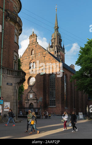 Helligaandskirken Kopenhagen, Blick auf die Kirche des Heiligen Geistes (Helligaandskirken) in Strøget entfernt im Zentrum von Kopenhagen, Dänemark. Stockfoto