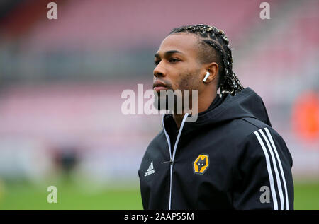 Wolverhampton Wanderers" Adama Traore Aufwärmen vor der Premier League Match an der Vitalität Stadium, Bournemouth. Stockfoto