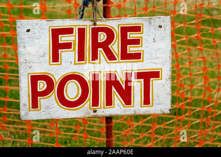 Ein Feuermelder Zeichen an der Selwood Vintage Steam Fair 2019, Wiltshire, England Stockfoto