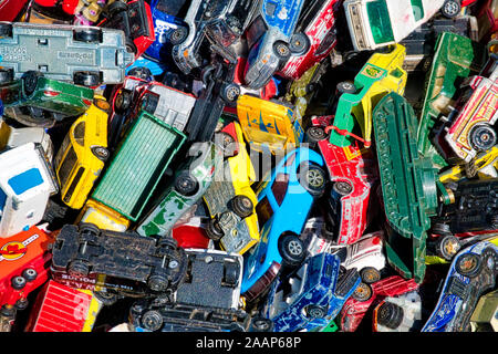 Stockton, Wiltshire, UK - 01. Juni 2019: Alte playworn Modell Spielzeug Fahrzeuge Stockfoto