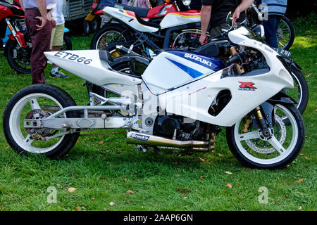 Longbridge Deverill, Wiltshire, UK - 31. Juli 2019: Team Thatadoo Racing Suzuki GSXR 1000 cc Dragbike ETB 66 Stockfoto