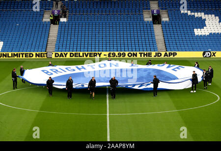 Eine allgemeine Sicht auf das Spielfeld vor Beginn der Premier League Match an der AMEX Stadion, Brighton vorbereitet. Stockfoto