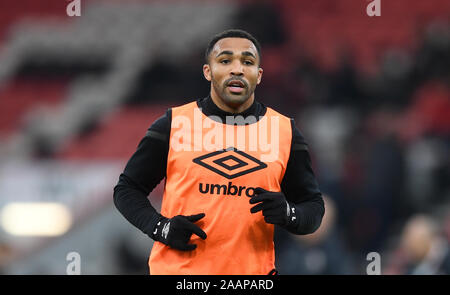 Vitalität Stadium, Bournemouth, Dorset, Großbritannien. 23 Nov, 2019. Fußball der englischen Premier League, Bournemouth athletische versus Wolverhampton Wanderers; Callum Wilson von Bournemouth erwärmt - Streng redaktionelle Verwendung. Keine Verwendung mit nicht autorisierten Audio-, Video-, Daten-, Spielpläne, Verein/liga Logos oder "live" Dienstleistungen. On-line-in-Match mit 120 Bildern beschränkt, kein Video-Emulation. Keine Verwendung in Wetten, Spiele oder einzelne Verein/Liga/player Publikationen Quelle: Aktion plus Sport/Alamy leben Nachrichten Stockfoto