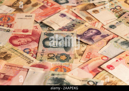 Die Zusammensetzung der Chinesischen Renminbi Yuan RMB. Die Währung. Yuan CNY Banknoten bietet große Möglichkeiten für die Illustration von Themen als Geschäft verwendet werden, Stockfoto