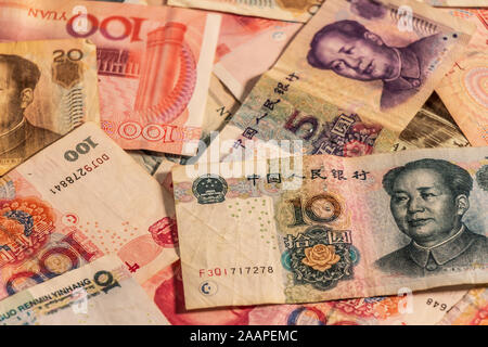 Die Zusammensetzung der Chinesischen Renminbi Yuan RMB. Die Währung. Yuan CNY Banknoten bietet große Möglichkeiten für die Illustration von Themen als Geschäft verwendet werden, Stockfoto