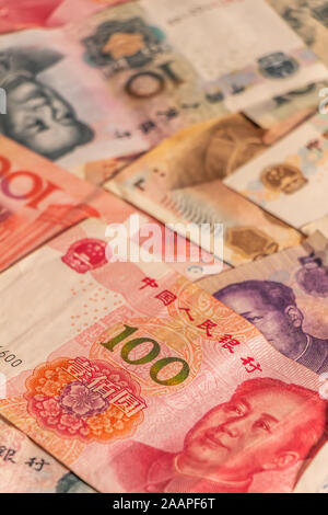 Die Zusammensetzung der Chinesischen Renminbi Yuan RMB. Die Währung. Yuan CNY Banknoten bietet große Möglichkeiten für die Illustration von Themen als Geschäft verwendet werden, Stockfoto