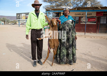 Porträt der Herero in Opuwo Stadt, Namibia, Afrika Stockfoto