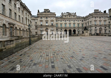 Die Außenseite des Somerset House, The Strand, London City, England. Stockfoto