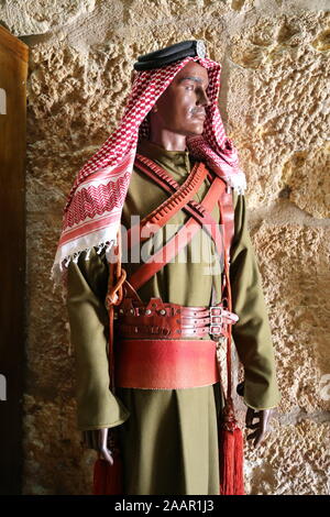 Desert Patrol Uniform, Jordan Museum of Popular Traditions, Roman Theatre, Al Hashemi Street, Amman, Jordan, Middle East Stockfoto