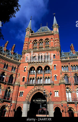 Exterieur Front von St Pancras Railway Station, Stadtteil Camden, London City, England Stockfoto