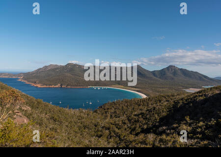 Blick auf Wein Glas Bay, Freycinet Nationalpark, Tasmanien Stockfoto