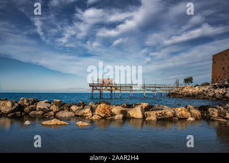 Angeln Trabocco, einer alten Maschine. Termoli Molise Stockfoto