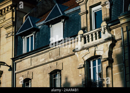 Reims Frankreich November 22, 2019 Blick auf ein Gebäude in Reims am Nachmittag entfernt Stockfoto