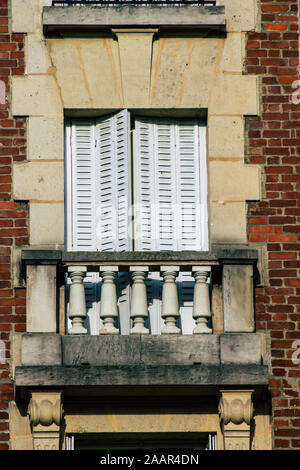 Reims Frankreich November 22, 2019 Blick auf ein Gebäude in Reims am Nachmittag entfernt Stockfoto