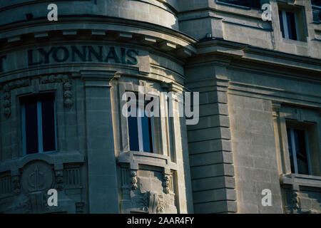 Reims Frankreich November 22, 2019 Blick auf ein Gebäude in Reims am Nachmittag entfernt Stockfoto