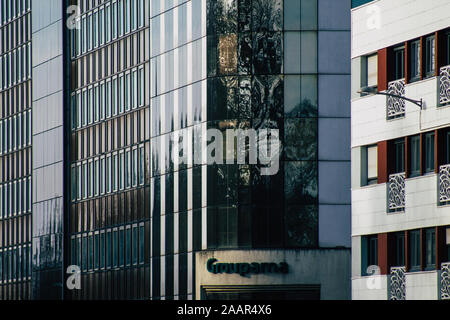 Reims Frankreich November 22, 2019 Blick auf ein Gebäude in Reims am Nachmittag entfernt Stockfoto