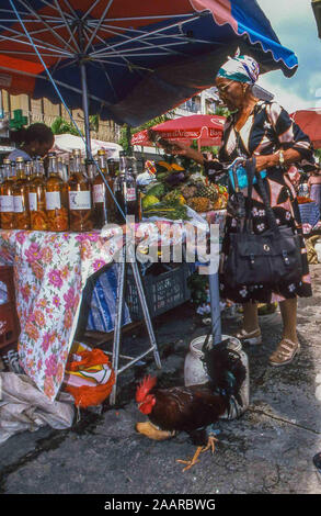 Port Of Spain, Trinidad & Tobago. 12 Apr, 2000. Lebendige streetmarkets im Überfluss in der Stadt Port of Spain, der Hauptstadt der Republik Trinidad und Tobago. Der Tourismus ist rund um Port of Spain Credit zentriert: Arnold Drapkin/ZUMA Draht/Alamy leben Nachrichten Stockfoto