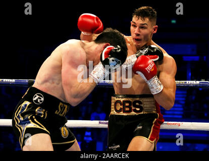 Craig Glover (links) und Chris Billam-Smith während der freien Commonwealth Cruiserweight Titel an die M&S-Bank Arena, Liverpool. Stockfoto