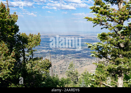 Mit Blick auf Albuquerque von der Oberseite der Sandia Crest Highway, New Mexico Stockfoto