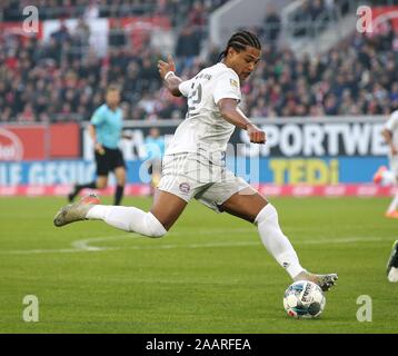 Düsseldorf, Deutschland. 23 Nov, 2019. firo: 23.11.2019 Fußball, Fußball: 1. Bundesliga, Saison 2019/2020 Fortuna Düsseldorf - FC Bayern München 0:4 FCB Serge Gnabry, Single Action | Verwendung der weltweiten Kredit: dpa/Alamy leben Nachrichten Stockfoto