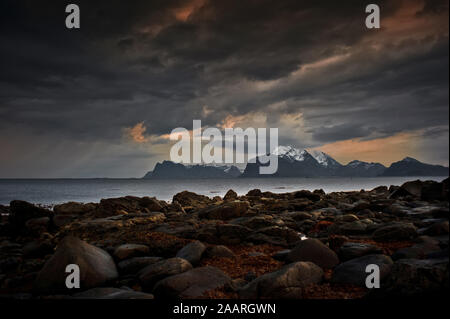 Fotos werden in der Gemeinde Flakstad auf den westlichen Lofoten gemacht Stockfoto