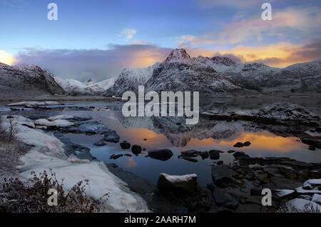 Fotos werden in der Gemeinde Flakstad auf den westlichen Lofoten gemacht Stockfoto