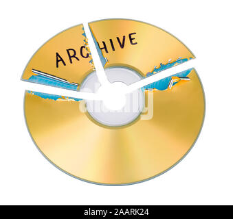 Compact disc Teile. Zerfetztes digitales Archiv auf weißem Hintergrund. Verworfen, elektronische Archivierung medium. Sicheres Backup. Veraltete optische Platte. Stockfoto