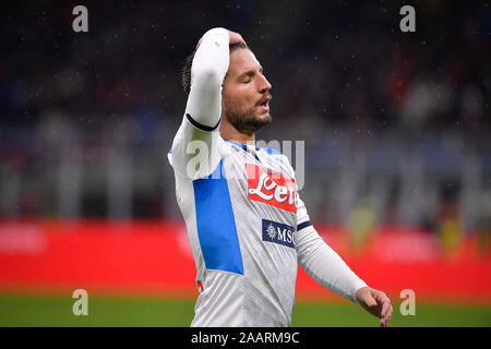 Mailand, Italien. 01. Jan 2016. Trocknet Mertens der SSC Napoli zeigt seine Niedergeschlagenheit während der Serie ein Match zwischen AC Mailand und Neapel im Stadio San Siro, Mailand, Italien am 23. November 2019. Foto: Mattia Ozbot. Nur die redaktionelle Nutzung, eine Lizenz für die gewerbliche Nutzung erforderlich. Keine Verwendung in Wetten, Spiele oder einer einzelnen Verein/Liga/player Publikationen. Credit: UK Sport Pics Ltd/Alamy leben Nachrichten Stockfoto