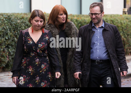 London, Großbritannien. 16. November 2019. Karie Murphy (c), der allgemeinen Wahlkampagne der Labour Party beaufsichtigen, kommt an der Klausel V treffen. Die Stockfoto