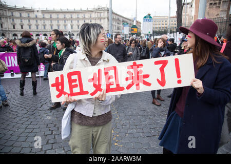 Rom, Italien. 23 Nov, 2019. Nationalen Demonstration in Rom durch nicht Una Di Meno verband anlässlich des Internationalen Tages gegen Gewalt gegen Frauen (Foto von Matteo Nardone/Pacific Press) Quelle: Pacific Press Agency/Alamy leben Nachrichten Stockfoto