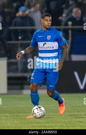 Zwolle, Niederlande. 23 Nov, 2019. ZWOLLE, 23-11-2019, MAC 3 Park Stadium, niederländischen Eredivisie Fußball, Saison 2019/2020. PEC Zwolle Spieler Darryl Lachman während des Spiels PEC Zwolle - Fortuna Sittard Credit: Pro Schüsse/Alamy leben Nachrichten Stockfoto