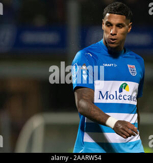 Zwolle, Niederlande. 23 Nov, 2019. ZWOLLE, 23-11-2019, MAC 3 Park Stadium, niederländischen Eredivisie Fußball, Saison 2019/2020. PEC Zwolle Spieler Darryl Lachman während des Spiels PEC Zwolle - Fortuna Sittard Credit: Pro Schüsse/Alamy leben Nachrichten Stockfoto