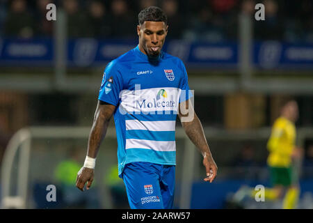 Zwolle, Niederlande. 23 Nov, 2019. ZWOLLE, 23-11-2019, MAC 3 Park Stadium, niederländischen Eredivisie Fußball, Saison 2019/2020. PEC Zwolle Spieler Darryl Lachman während des Spiels PEC Zwolle - Fortuna Sittard Credit: Pro Schüsse/Alamy leben Nachrichten Stockfoto