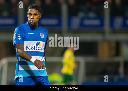 Zwolle, Niederlande. 23 Nov, 2019. ZWOLLE, 23-11-2019, MAC 3 Park Stadium, niederländischen Eredivisie Fußball, Saison 2019/2020. PEC Zwolle Spieler Darryl Lachman während des Spiels PEC Zwolle - Fortuna Sittard Credit: Pro Schüsse/Alamy leben Nachrichten Stockfoto