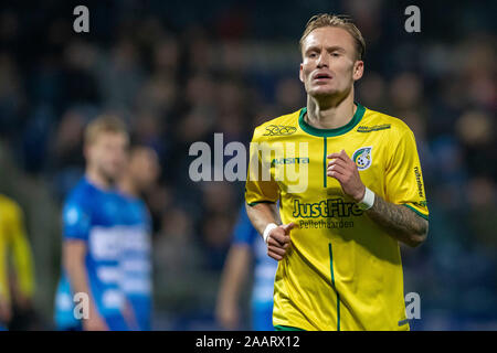 Zwolle, Niederlande. 23 Nov, 2019. ZWOLLE, 23-11-2019, MAC 3 Park Stadium, niederländischen Eredivisie Fußball, Saison 2019/2020. Fortuna Sittard Spieler Mark Diemers während des Spiels PEC Zwolle - Fortuna Sittard Credit: Pro Schüsse/Alamy leben Nachrichten Stockfoto