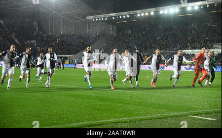 Bergamo, Italien. 23 Nov, 2019. FC Juventus' Spieler feiern nach einer Serie ein Fußballspiel zwischen Atalanta und FC Juventus in Bergamo, Italien, November 23, 2019. Credit: Alberto Lingria/Xinhua/Alamy leben Nachrichten Stockfoto