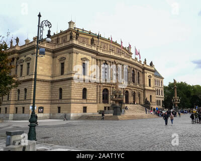 Prag, Tschechische Republik Oktober, 10, 2017: außen Schrägansicht der Rudolfinum in Prag Stockfoto