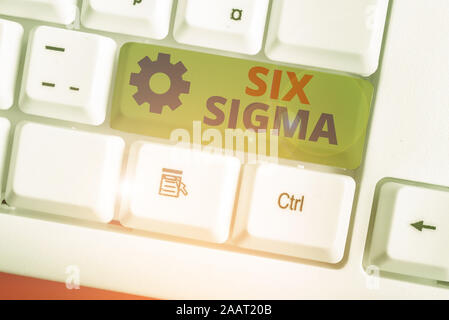 Schreiben Hinweis mit Six Sigma. Business Konzept für Satz von analysisagement Techniken, die Geschäftsprozesse zu verbessern. Stockfoto