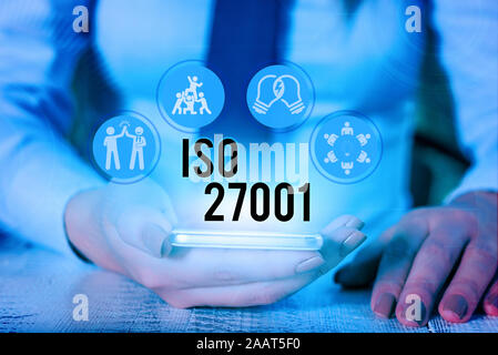 Wort schreiben Text ISO 27001. Business foto Präsentation Spezifikation für ein Information Security analysisagement System Stockfoto