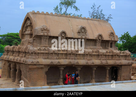 Fünf Rathas (Pancha Rathas) - Die berühmten Tempel von Mahabalipuram (Indien). Die Struktur ist von monolithischen Stein. Stockfoto