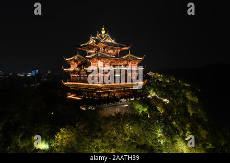 Hangzhou Gott des Himmels Tempel der Nacht beleuchtet antike Architektur Stockfoto