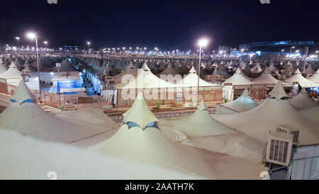 Mekka, Saudi-Arabien, September 2016., Muslime am Berg Arafat (oder Jabal Rahmah) in Saudi-Arabien. Dies ist der Ort, wo Adam und Eva nach der Met Stockfoto