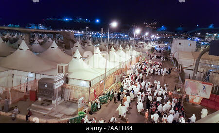 Mekka, Saudi-Arabien, September 2016., Muslime am Berg Arafat (oder Jabal Rahmah) in Saudi-Arabien. Dies ist der Ort, wo Adam und Eva nach der Met Stockfoto