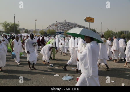 Mekka, Saudi-Arabien, September 2016., Muslime am Berg Arafat (oder Jabal Rahmah) in Saudi-Arabien. Dies ist der Ort, wo Adam und Eva nach der Met Stockfoto